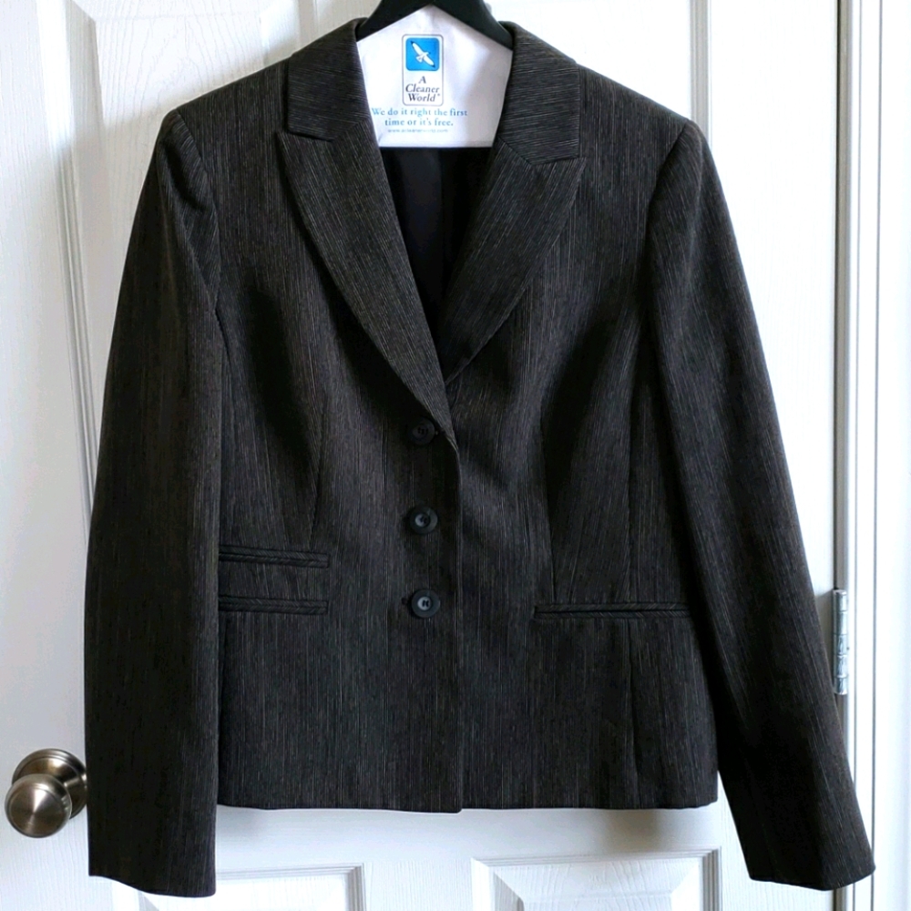 Kasper business pant suit. Size 12.